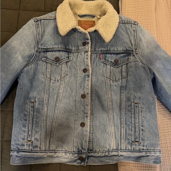 Levi's Light Blue Denim Jacket with Sherpa Lining - Picture 2 of 8